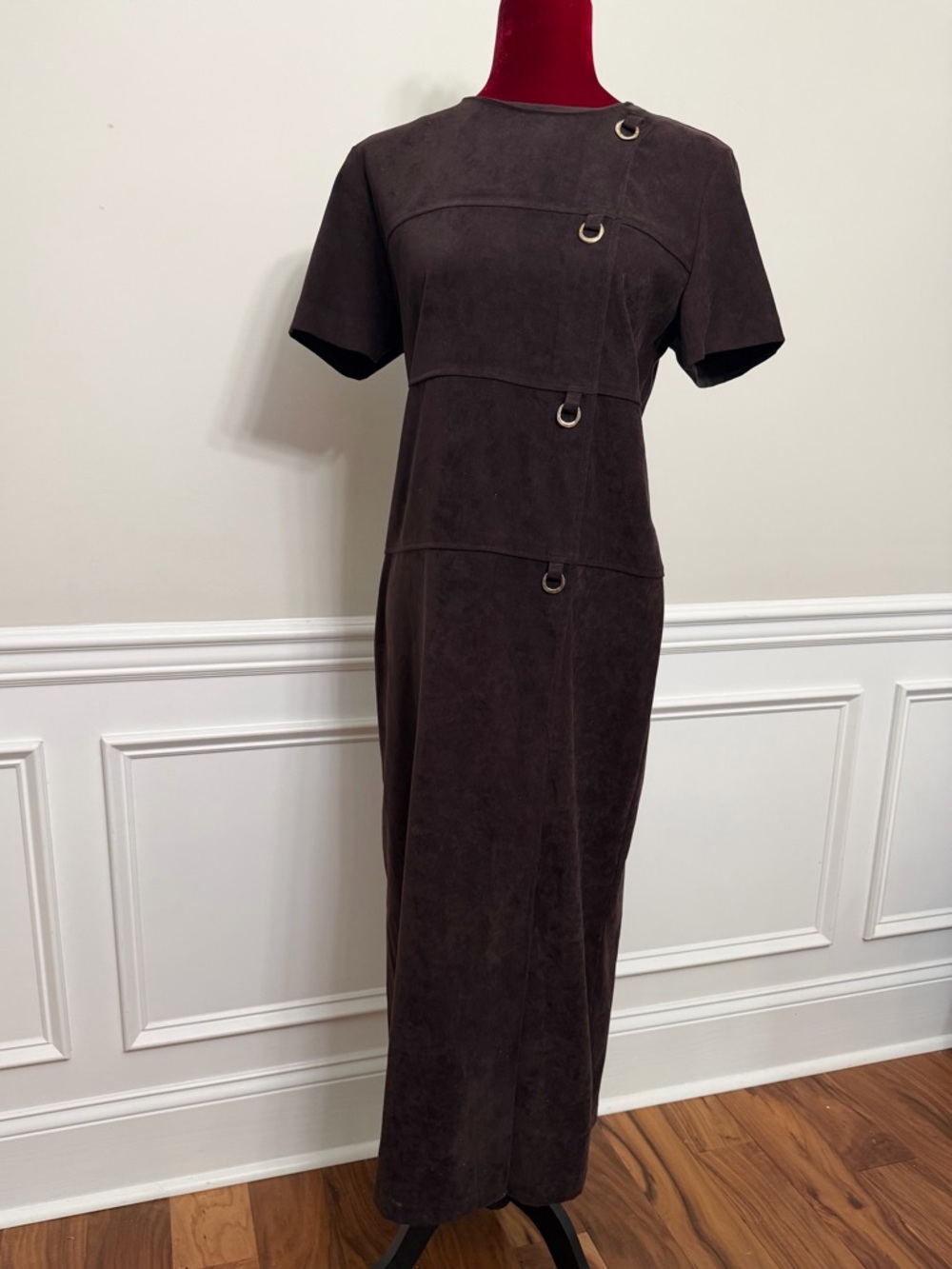 Darian Classic Short-Sleeve Brown Maxi Dress with Ring Details